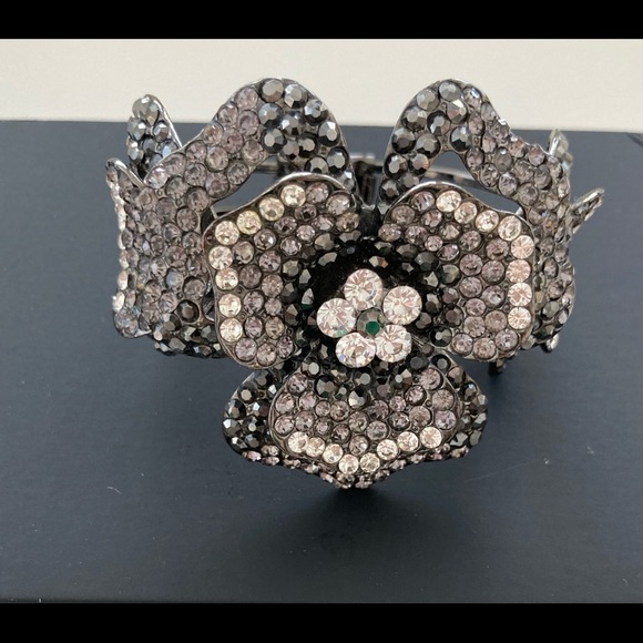 Luxury crystal cuff bracelet. - Picture 10 of 12